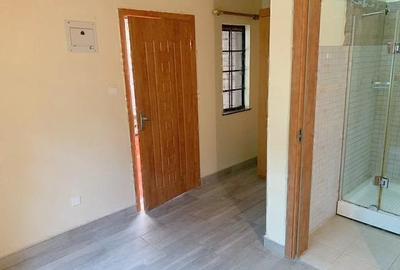 5 Bed Townhouse with En Suite in Lavington - 4