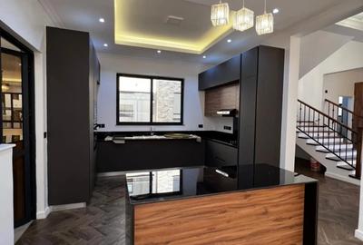 4 Bed Townhouse with En Suite in Lavington - 4