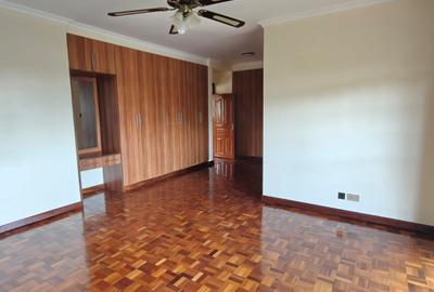 6 Bed House with En Suite in Karen - 4