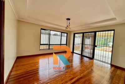 5 Bed Townhouse with En Suite in Loresho