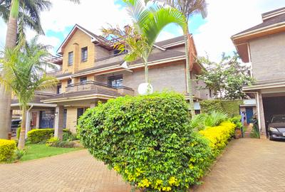 5 Bed Townhouse with En Suite at Lavington Green - 4