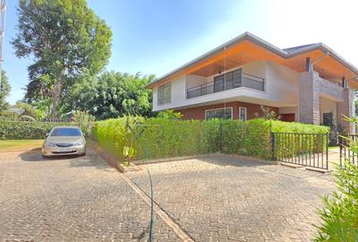 5 Bed Townhouse with En Suite at Mzima Springs.