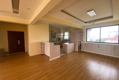 3 Bed Apartment with En Suite in Brookside - 3