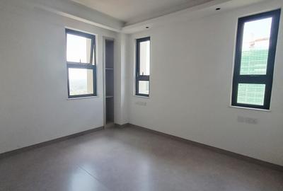 3 Bed Apartment with En Suite in Westlands Area - 4