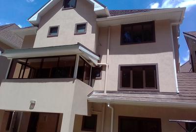 5 Bed Townhouse with En Suite in Lavington