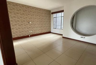 3 Bed Apartment with En Suite in Parklands