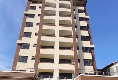 2 Bed Apartment with En Suite in Kamakis