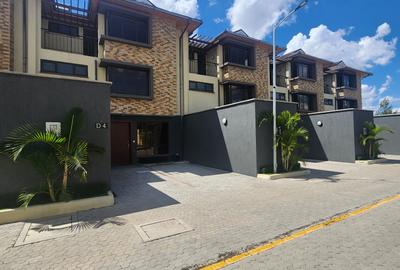 5 Bed Townhouse with En Suite in Syokimau
