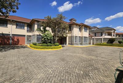 5 Bed House with En Suite in Runda - 4