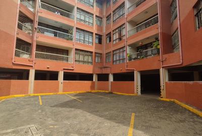 Serviced 5 Bed Apartment with En Suite at Riverside Drive