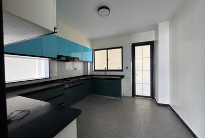 Serviced 4 Bed Apartment with En Suite in Lavington