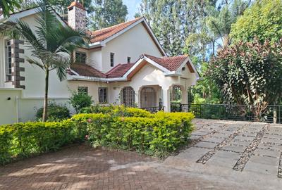 4 Bed House with En Suite at Off Mimosa Rd - 2