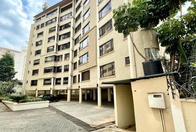 3 Bed Apartment with En Suite in Riverside - 2