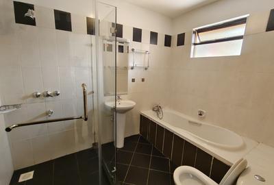 1 Bed Apartment with En Suite in Kilimani - 2
