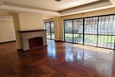 5 Bed Townhouse with En Suite at Lavington