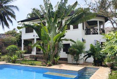 4 Bed Villa with En Suite at Diani