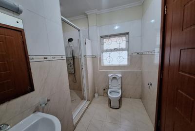 5 Bed Townhouse with En Suite in Westlands Area