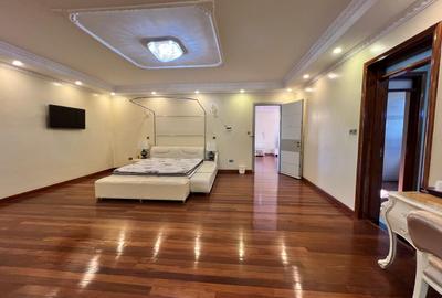 5 Bed House with Swimming Pool in Gigiri