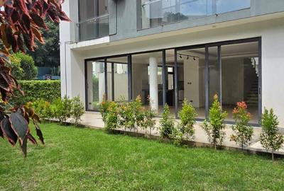 5 Bed Townhouse with En Suite in Lavington - 2