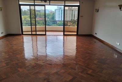 4 Bed Apartment with En Suite in Riverside