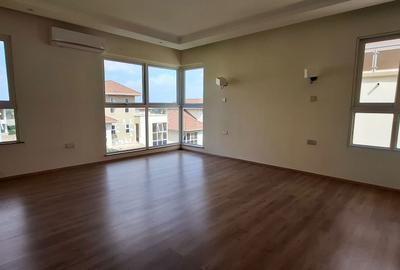 4 Bed House with En Suite in Kiambu Road
