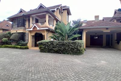 5 Bed Townhouse with En Suite at Lavington