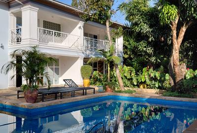 5 Bed House with En Suite in Runda - 4