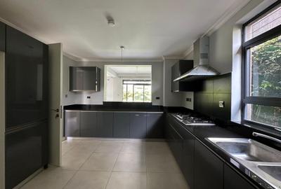 4 Bed Townhouse with En Suite in Kiambu Road - 2