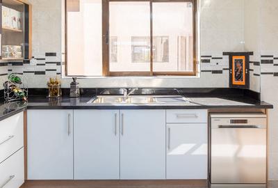 5 Bed Apartment with En Suite in Westlands Area - 4