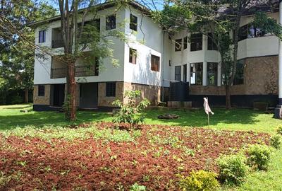 10 Bed House with En Suite in Karen - 2