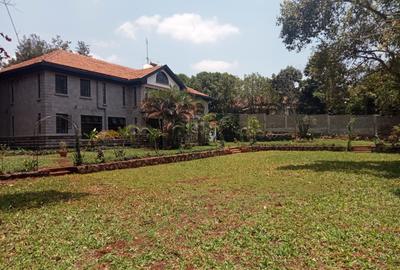 6 Bed House with En Suite in Runda