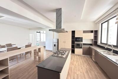 4 Bed Apartment with En Suite at Riverside Drive - 4