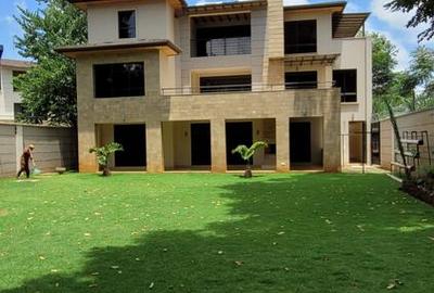 5 Bed Townhouse with En Suite in Lavington