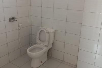 810 ft² Office with Service Charge Included in Industrial Area