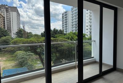 Serviced 3 Bed Apartment with En Suite in Riverside