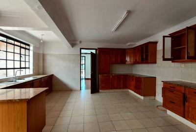 5 Bed House with En Suite in Karen - 3