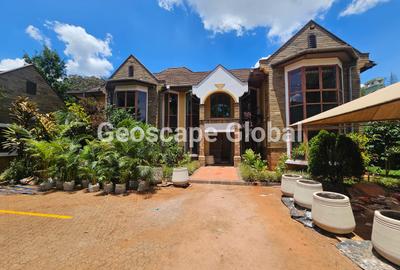 5 Bed House with En Suite in Runda