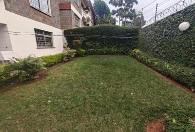 5 Bed Townhouse with En Suite in Lavington - 3