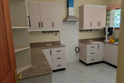 3 Bed Townhouse with En Suite at Lavington - 2