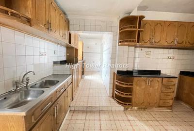 5 Bed Townhouse with En Suite in Westlands Area