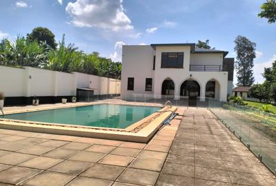 5 Bed House with En Suite in Runda