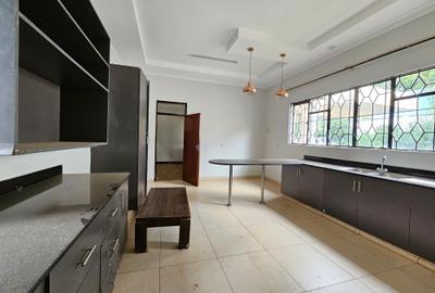 6 Bed House with En Suite in Gigiri - 2