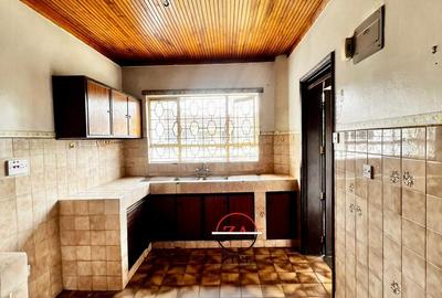 3 Bed Apartment with En Suite at Milimani - 4
