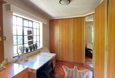 4 Bed House with En Suite in Spring Valley - 3