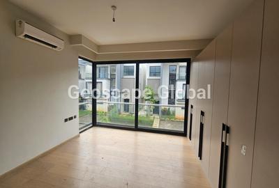 5 Bed Townhouse with En Suite in Lavington - 3