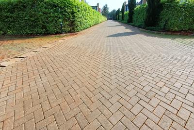 4 Bed Townhouse with En Suite in Garden Estate