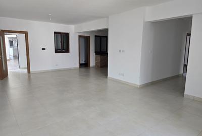 3 Bed Apartment with Gym in Westlands Area - 4
