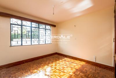 5 Bed Townhouse with En Suite in Riverside - 4