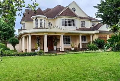 5 Bed House with En Suite at Runda