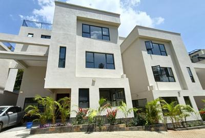 5 Bed Villa with En Suite in Lavington